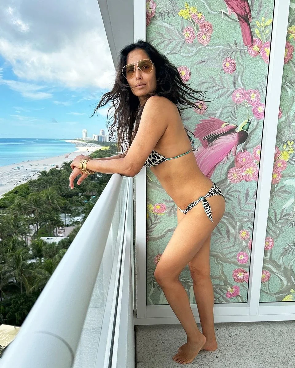 Padma Lakshmi, 54 picture 2 of 2