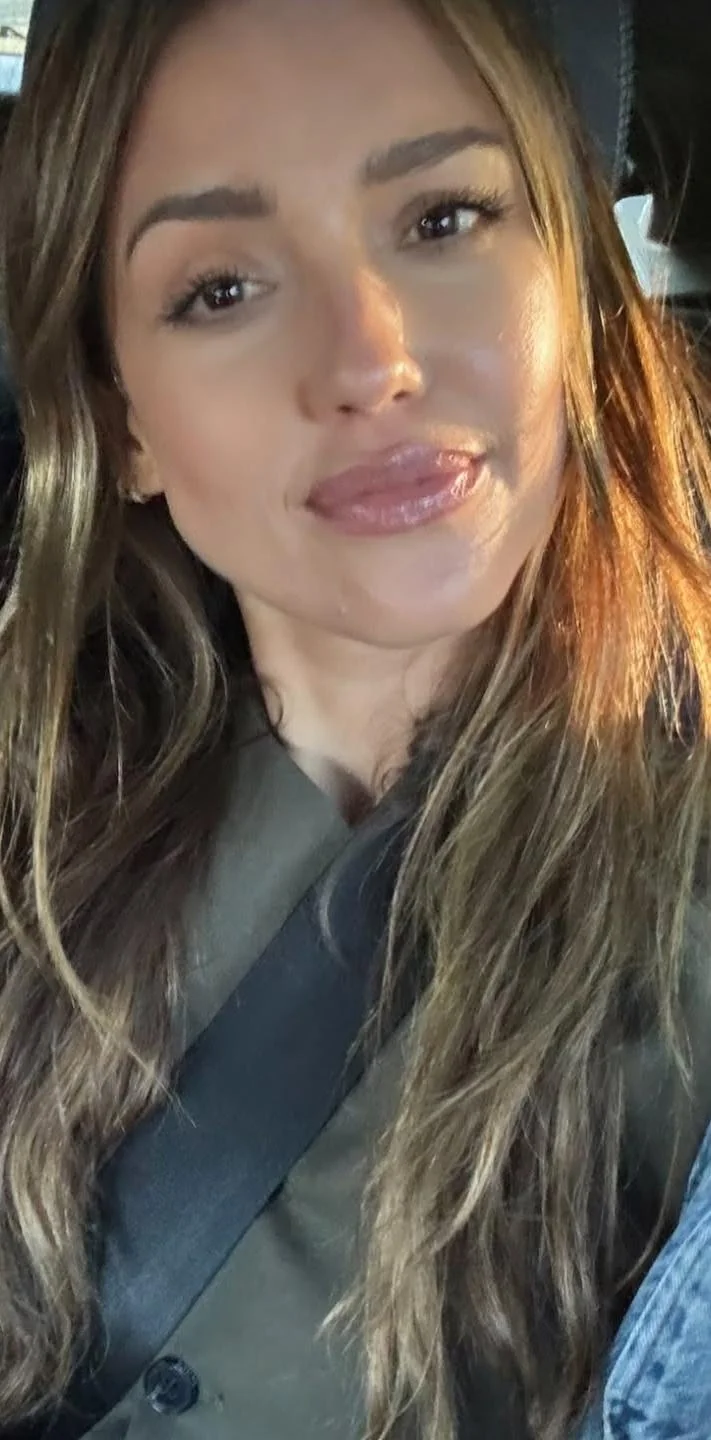 Jessica Alba, 44 picture 1 of 2
