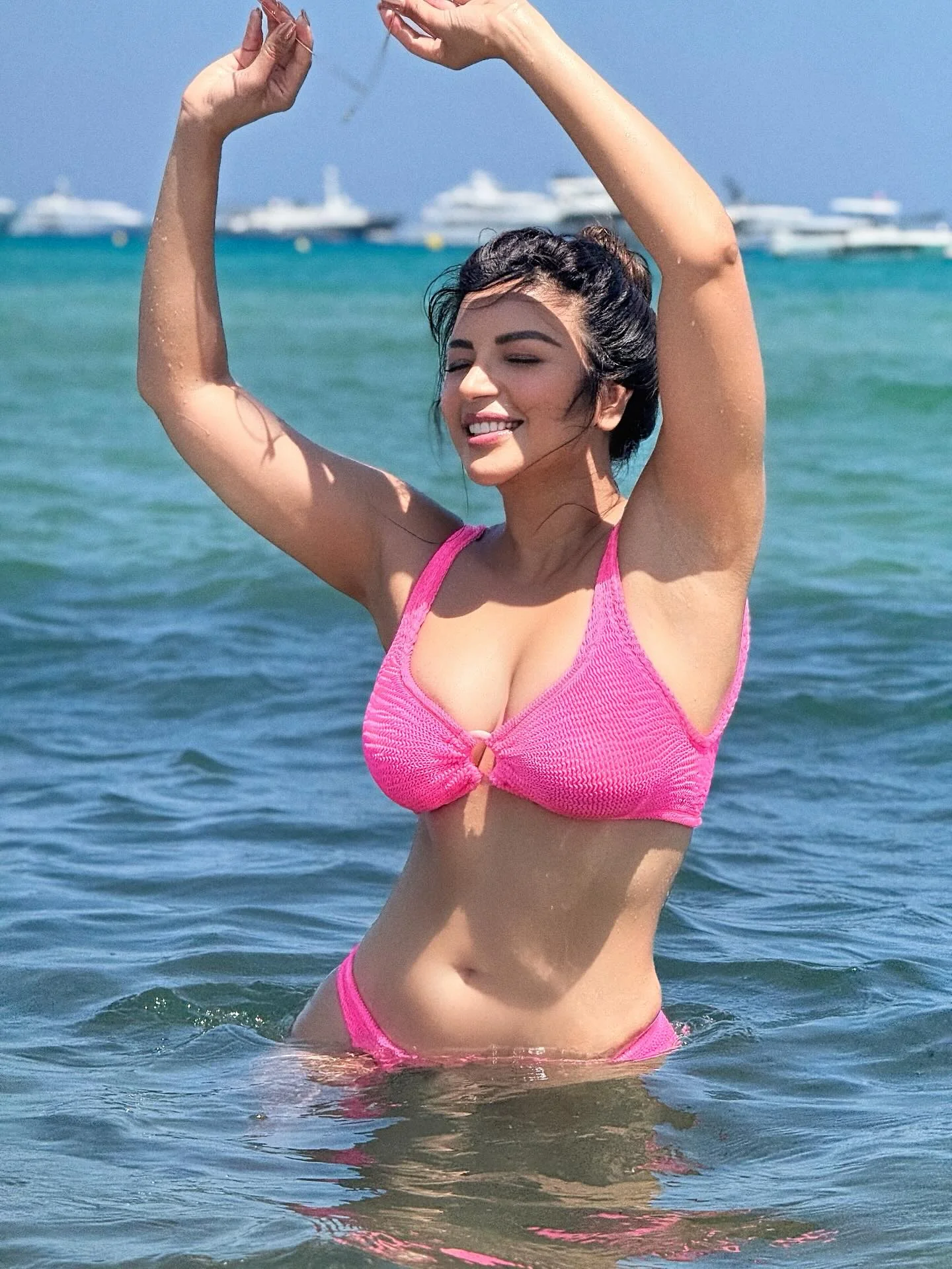 Shama Sikander, 43 picture 2 of 2