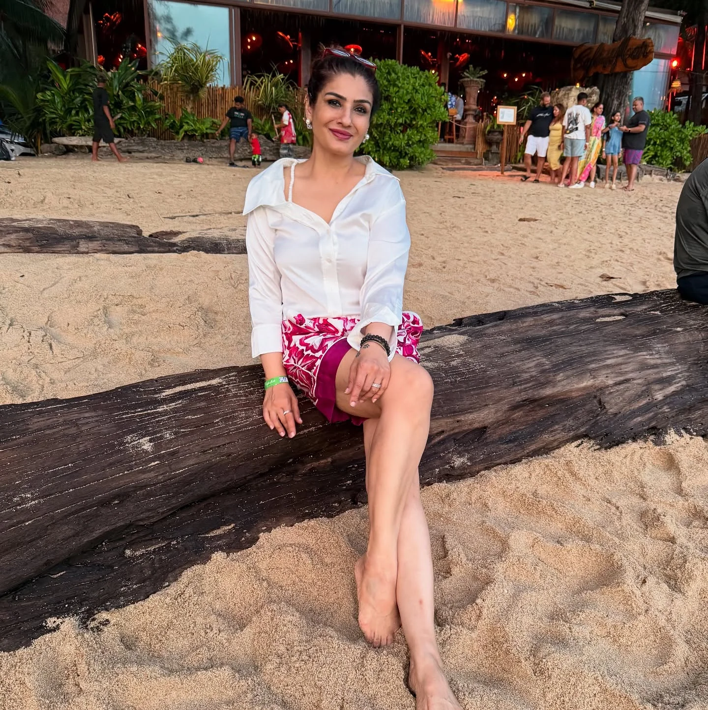 Raveena Tandon, 52 picture 2 of 4