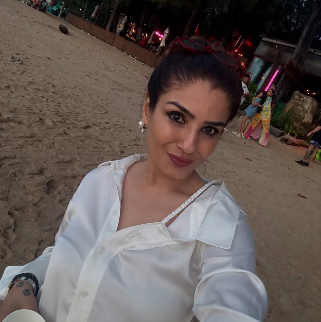 Raveena Tandon, 52 picture 3 of 4