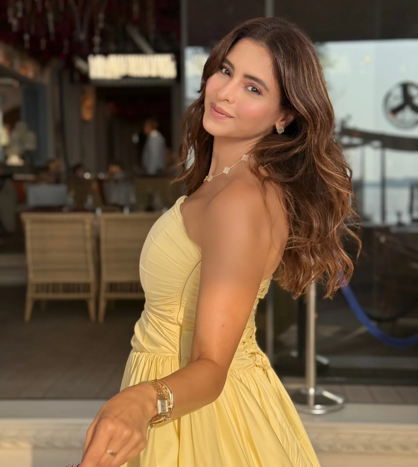 Aamna Sharif, 43 picture 10 of 12