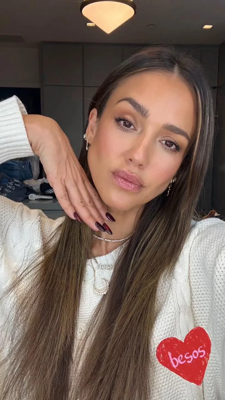 Jessica Alba, 44 picture 1 of 1