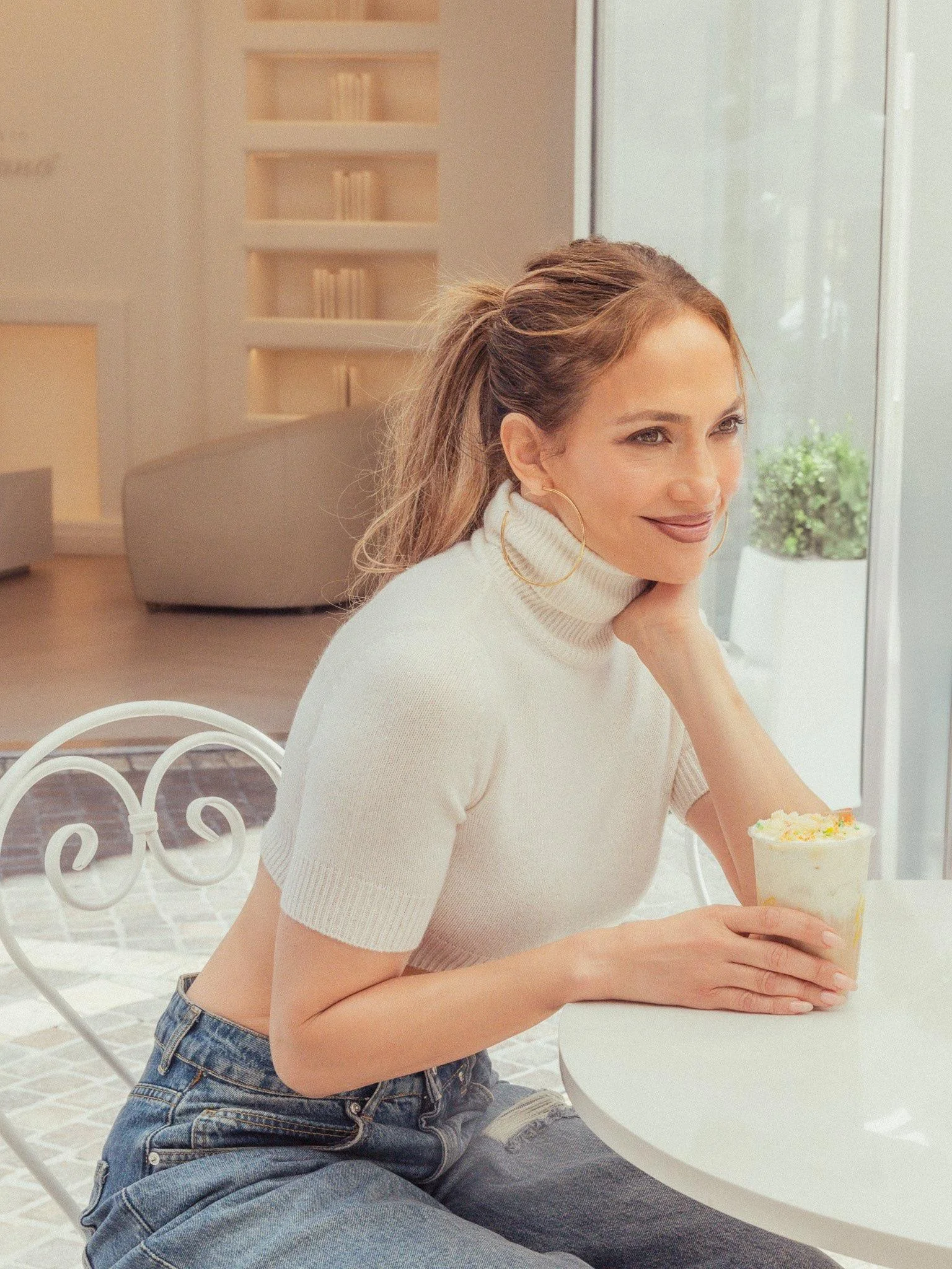 Jennifer Lopez, 56 picture 2 of 2