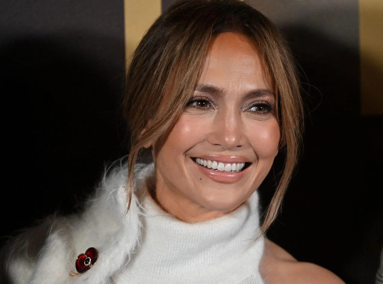Jennifer Lopez, 55 picture 2 of 9