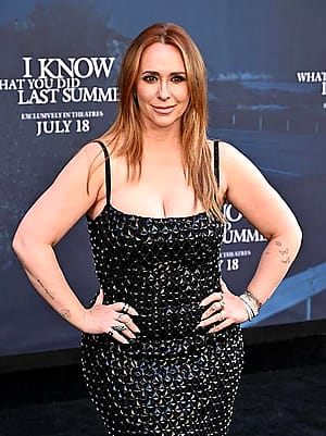 Jennifer Love Hewitt, 46'