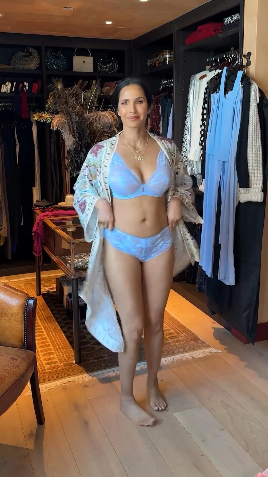 Padma Lakshmi, 52 picture 3 of 3