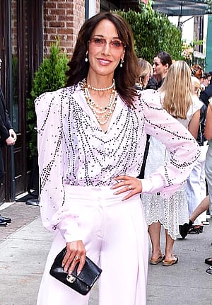 Jennifer Beals, 61'