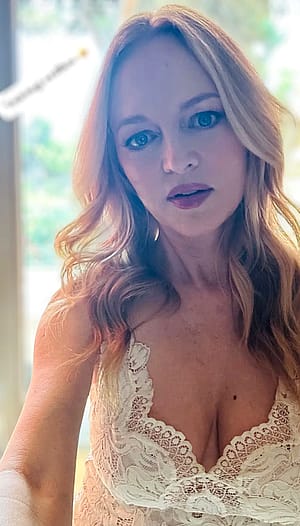 Heather Graham, 55'