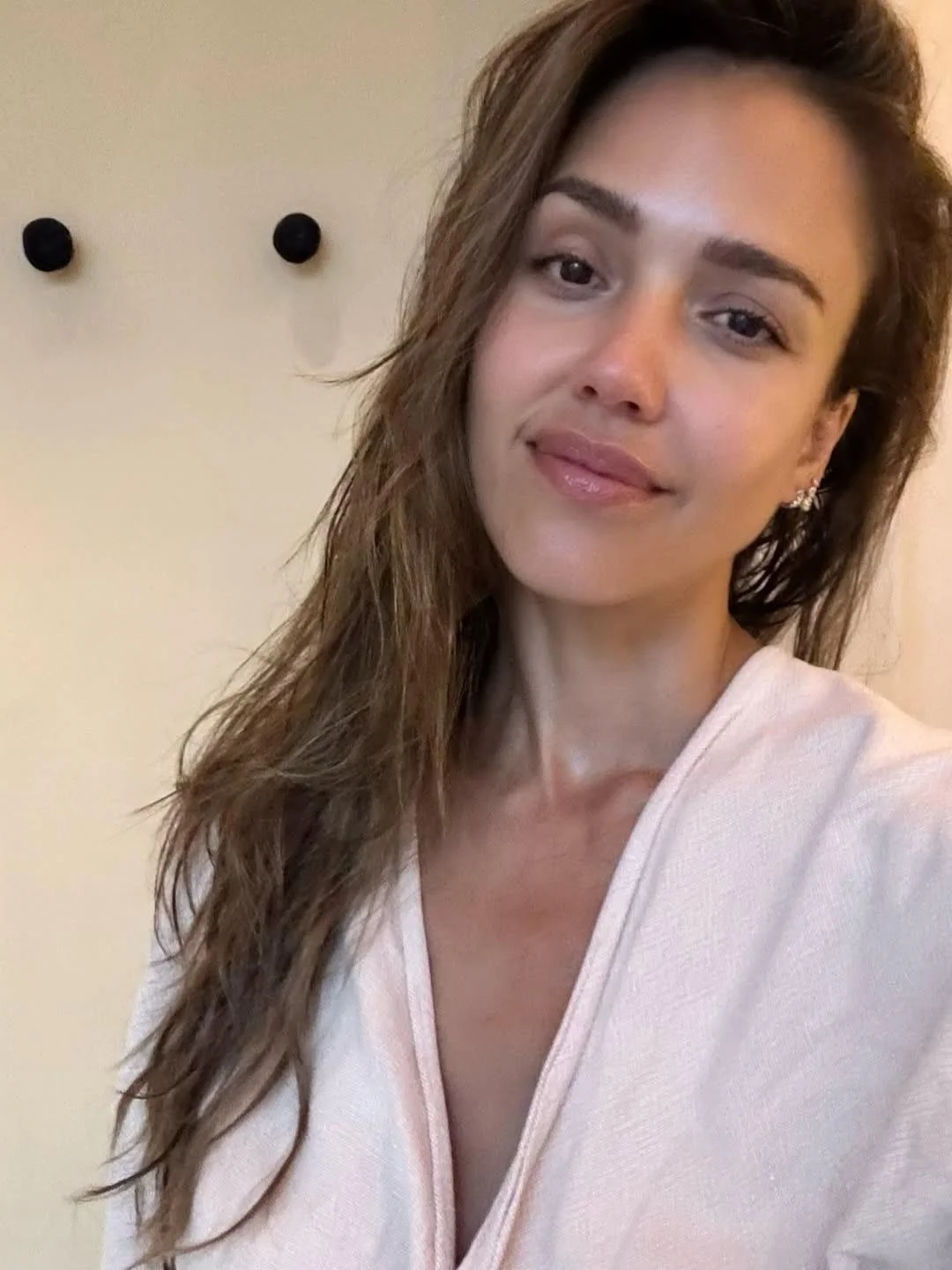Jessica Alba, 44 picture 2 of 3
