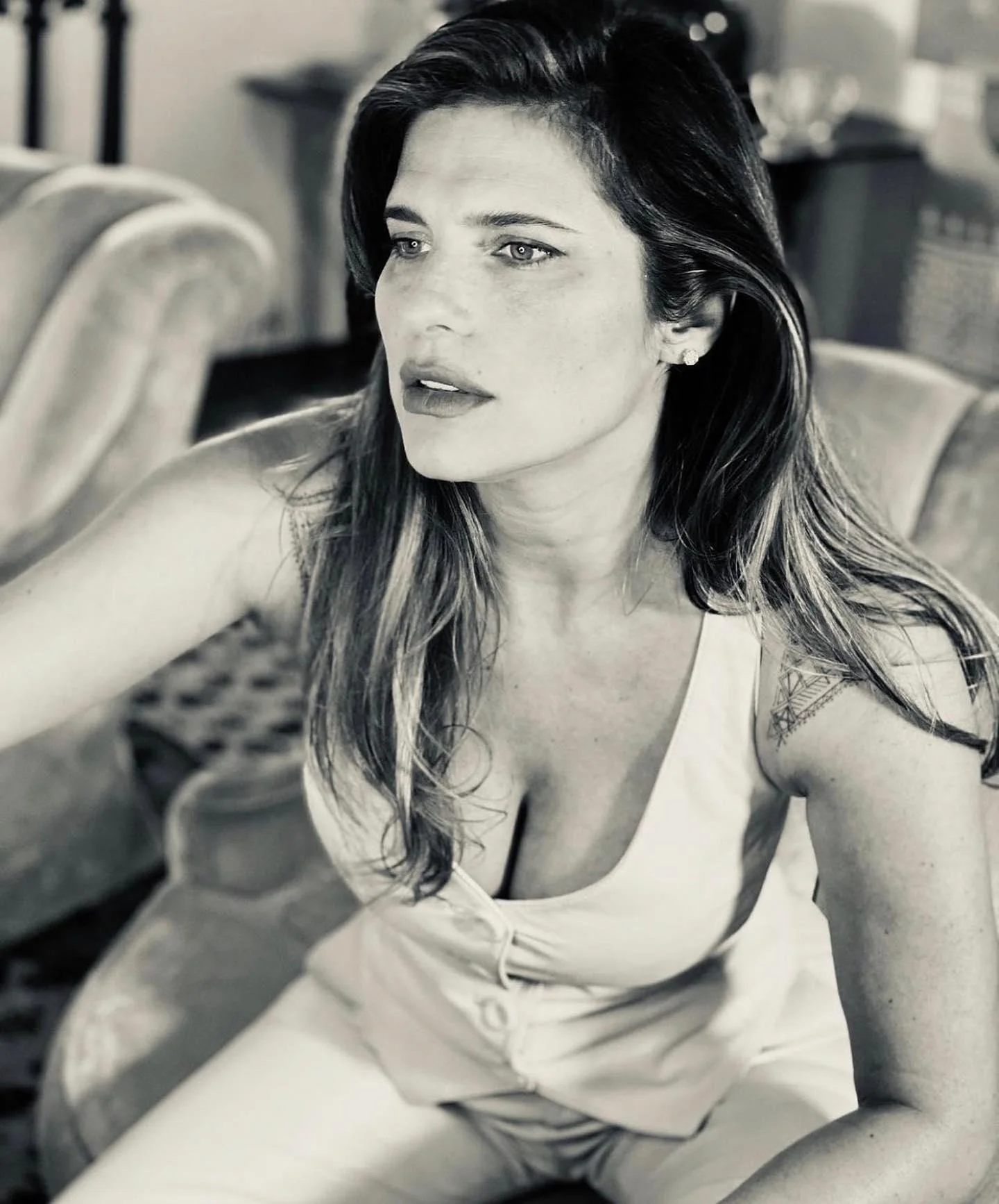 Lake Bell, 44 picture 1 of 1