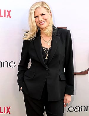 Kristen Johnston, 57'