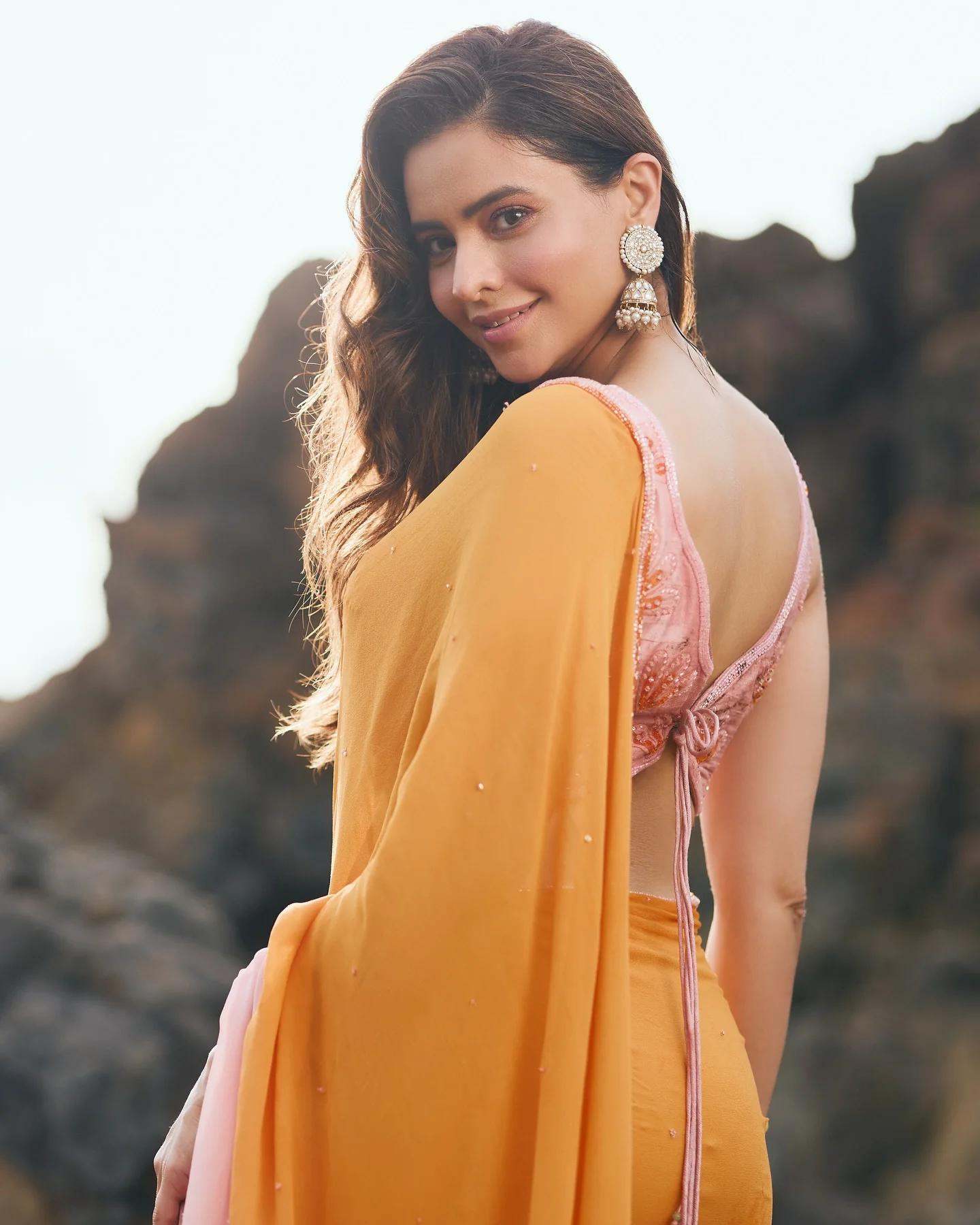 Aamna Sharif, 43 picture 1 of 3