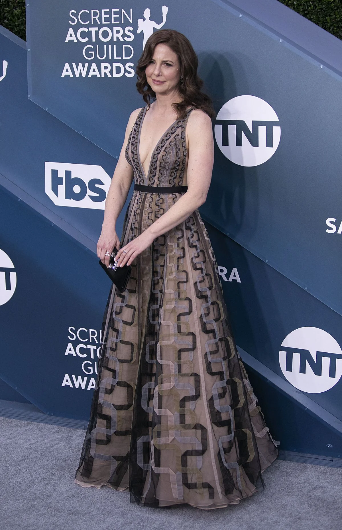 Robin Weigert, 51 picture 1 of 2