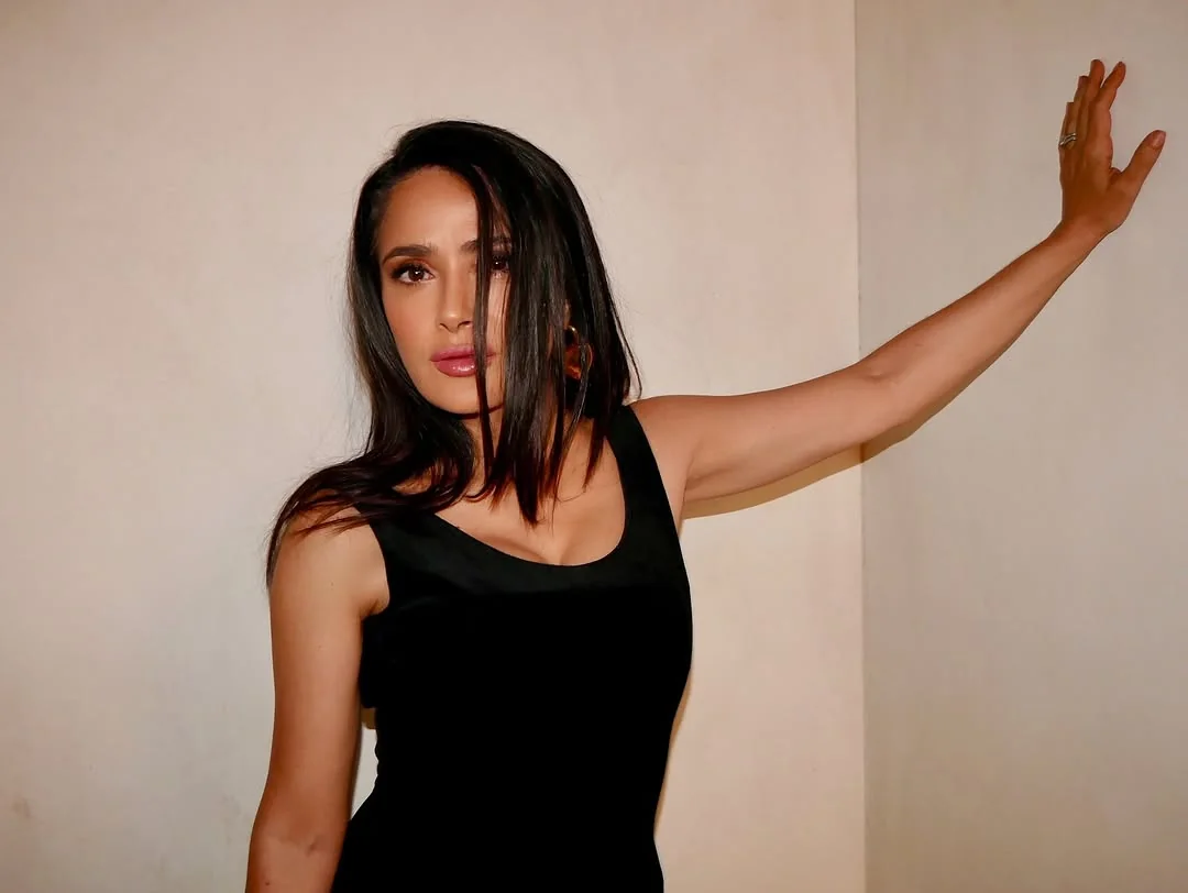 Salma Hayek, 58 picture 3 of 5