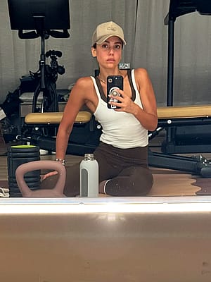 Jessica Alba, 44'
