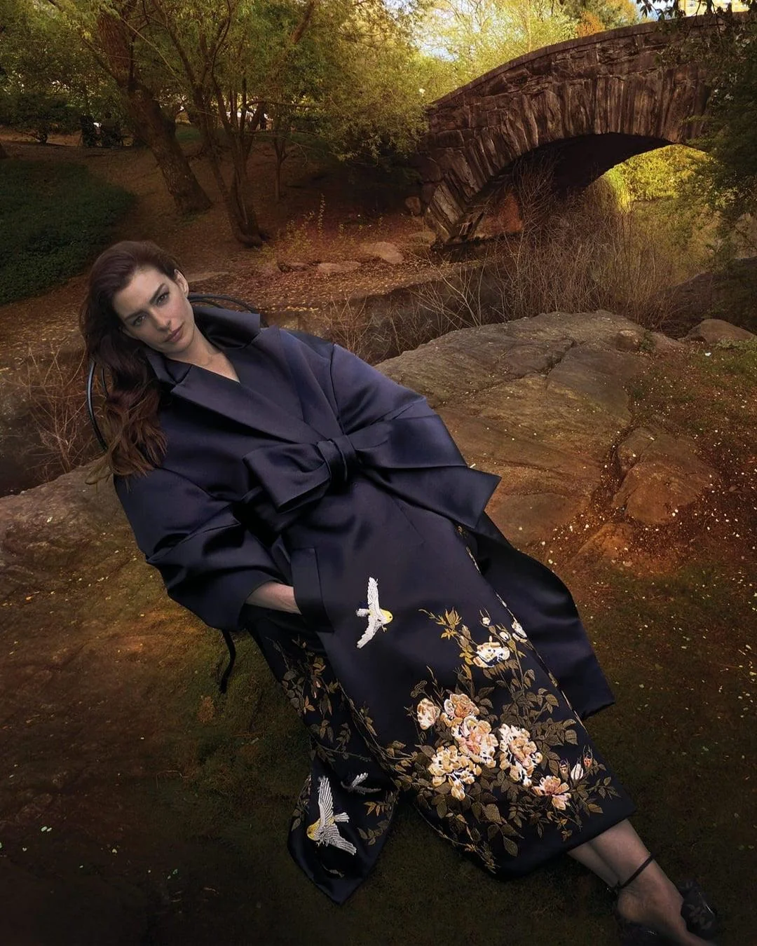 Anne Hathaway, 42 picture 2 of 6