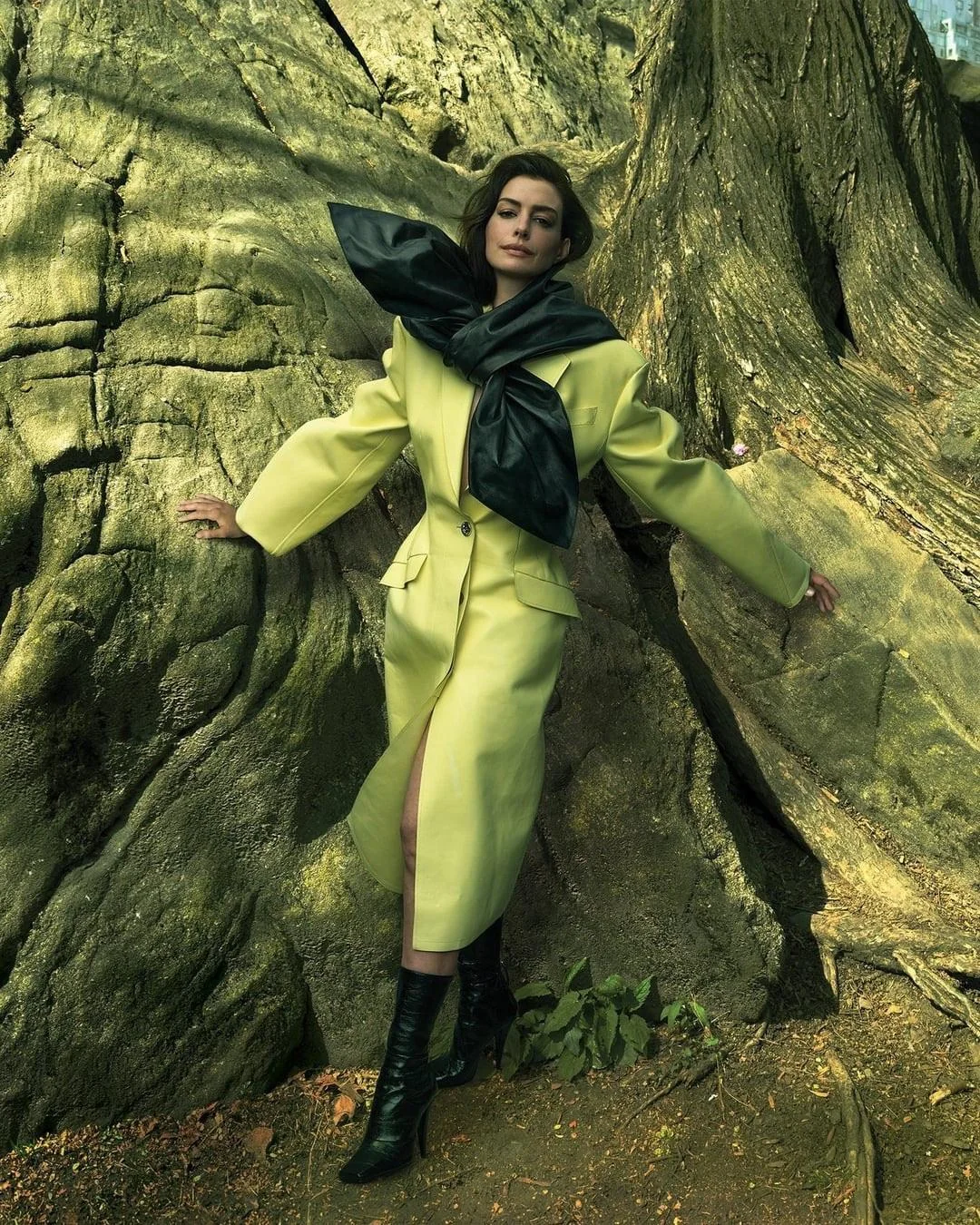 Anne Hathaway, 42 picture 4 of 6