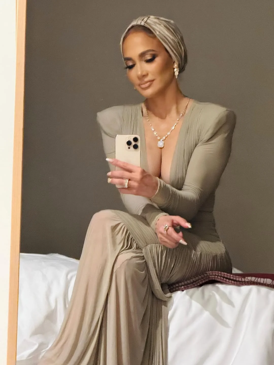 Jennifer Lopez, 55 picture 2 of 5