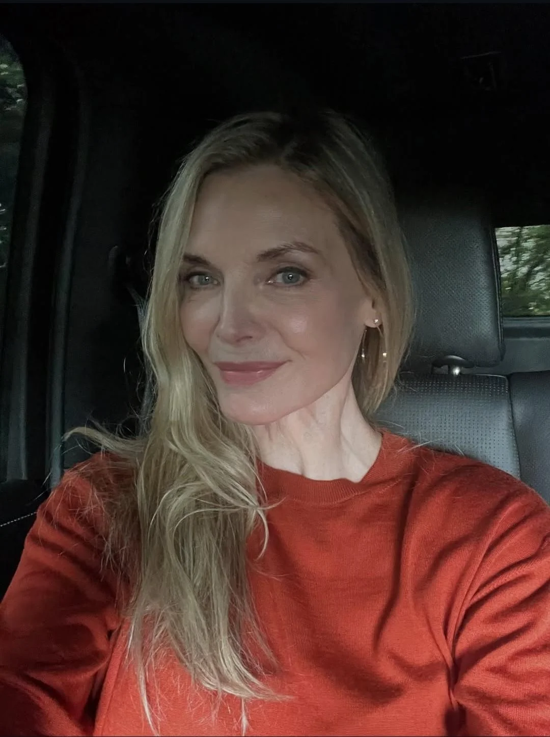 Michelle Pfeiffer, 67 picture 1 of 2