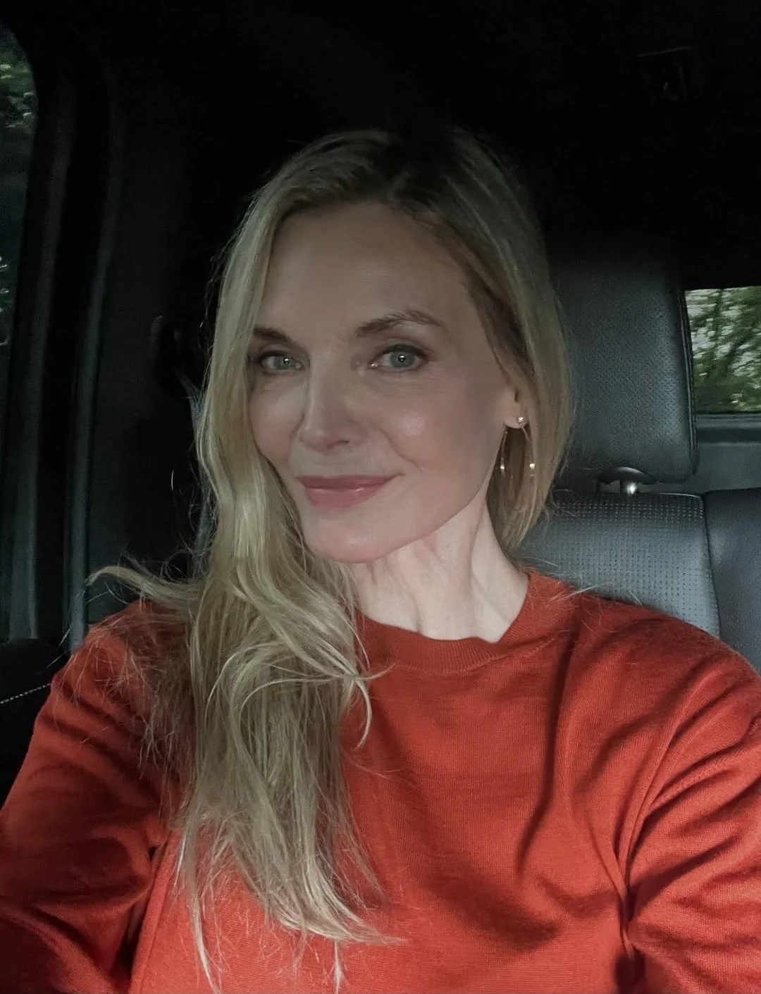 Michelle Pfeiffer, 67 picture 2 of 2