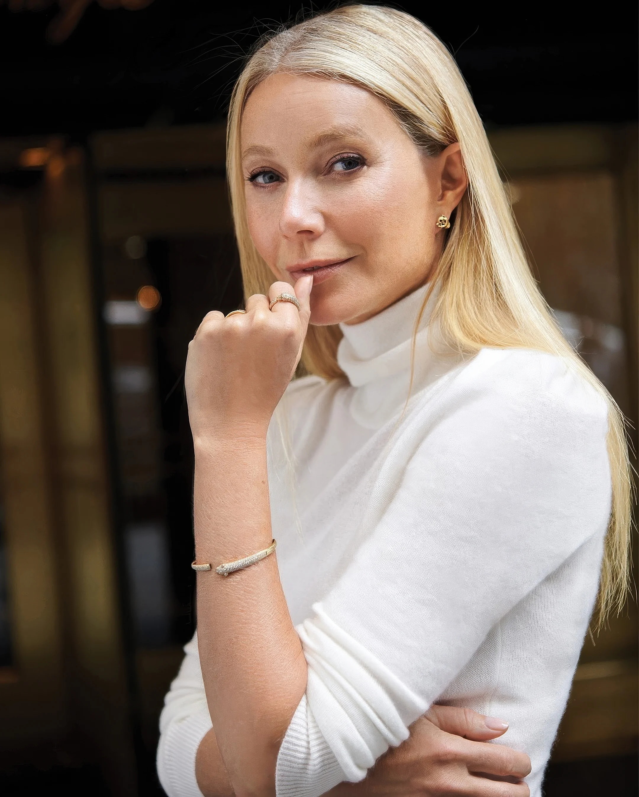 Gwyneth Paltrow, 52 picture 1 of 2