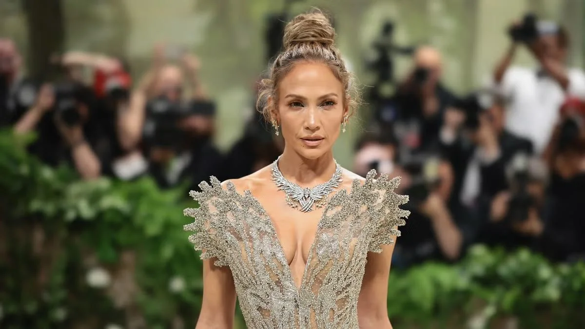 Jennifer Lopez, 56 picture 1 of 3