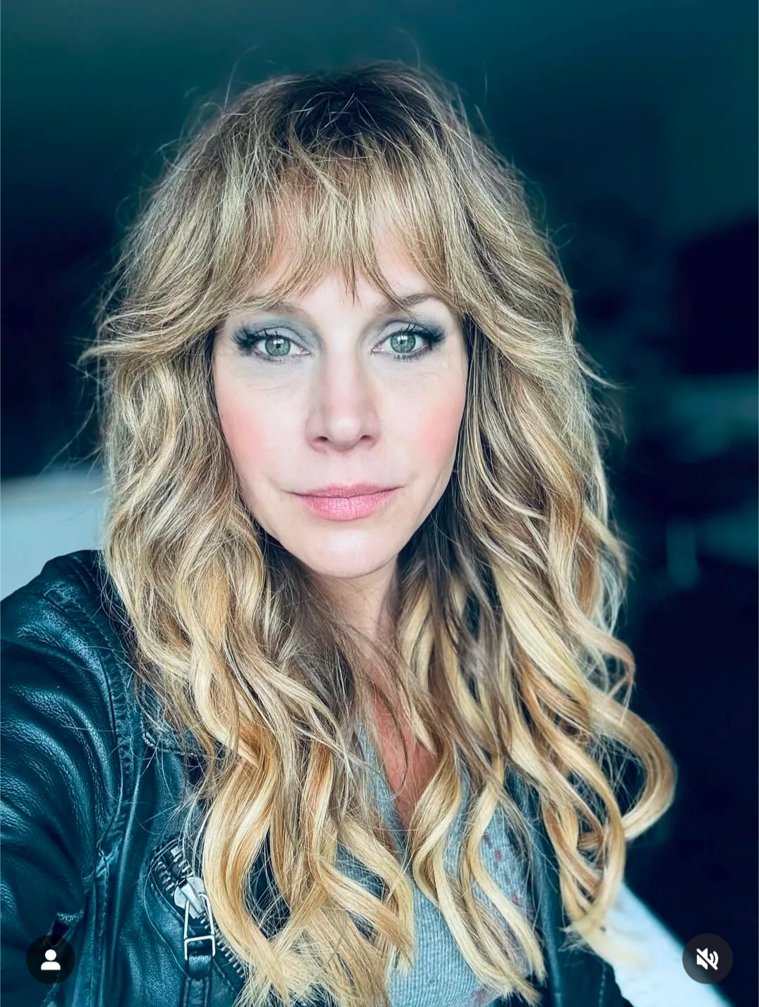 Julie Benz, 53 picture 3 of 3