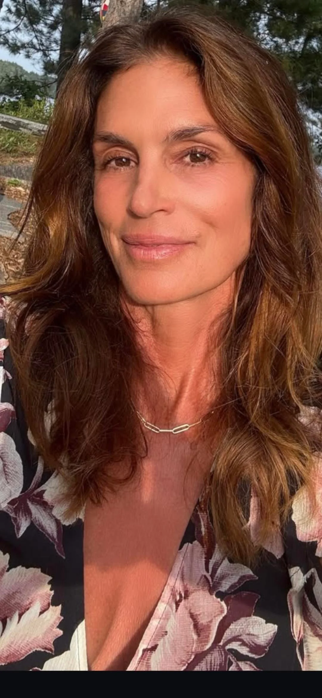 Cindy Crawford, 59 picture 2 of 2