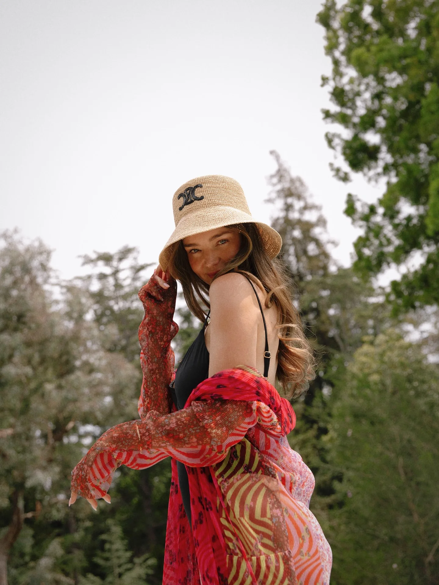 Miranda Kerr, 42 picture 1 of 3
