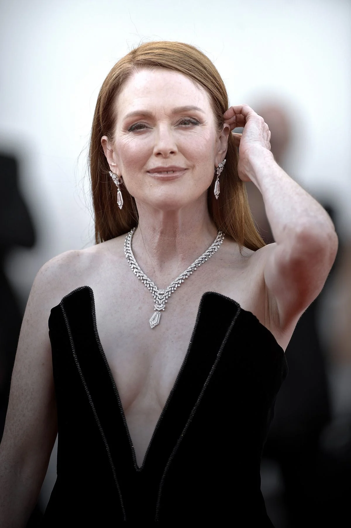 julianne moore, 64 picture 1 of 2