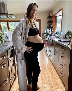 Hilary Swank, 48'