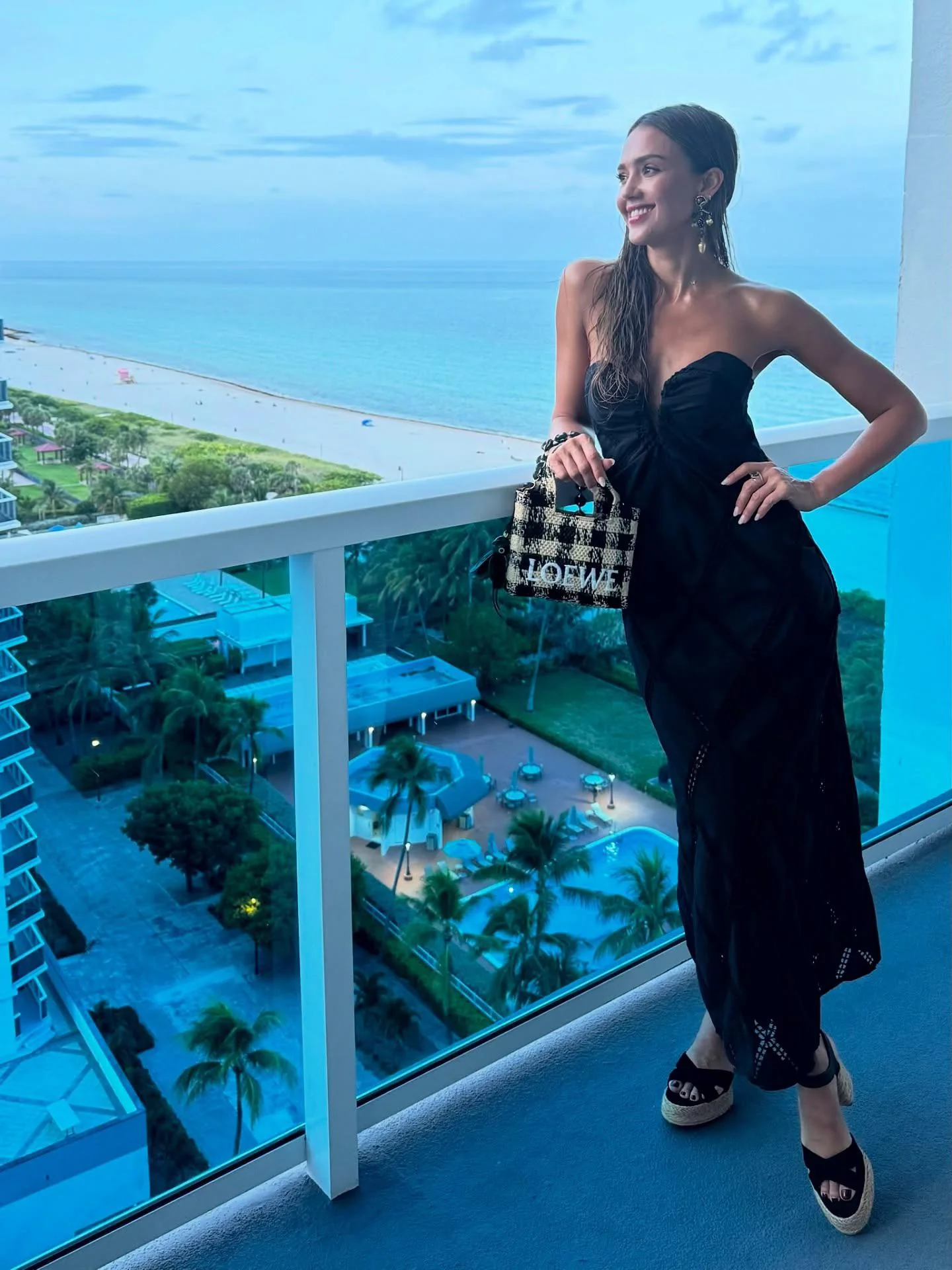 Jessica Alba, 44 picture 1 of 1