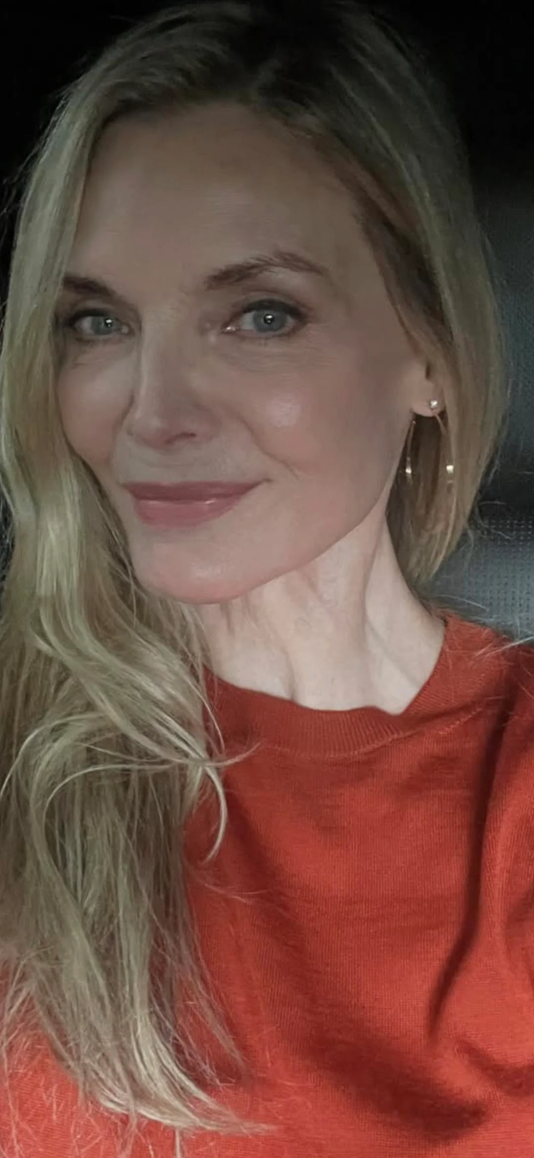 Michelle Pfeiffer, 67 picture 2 of 2