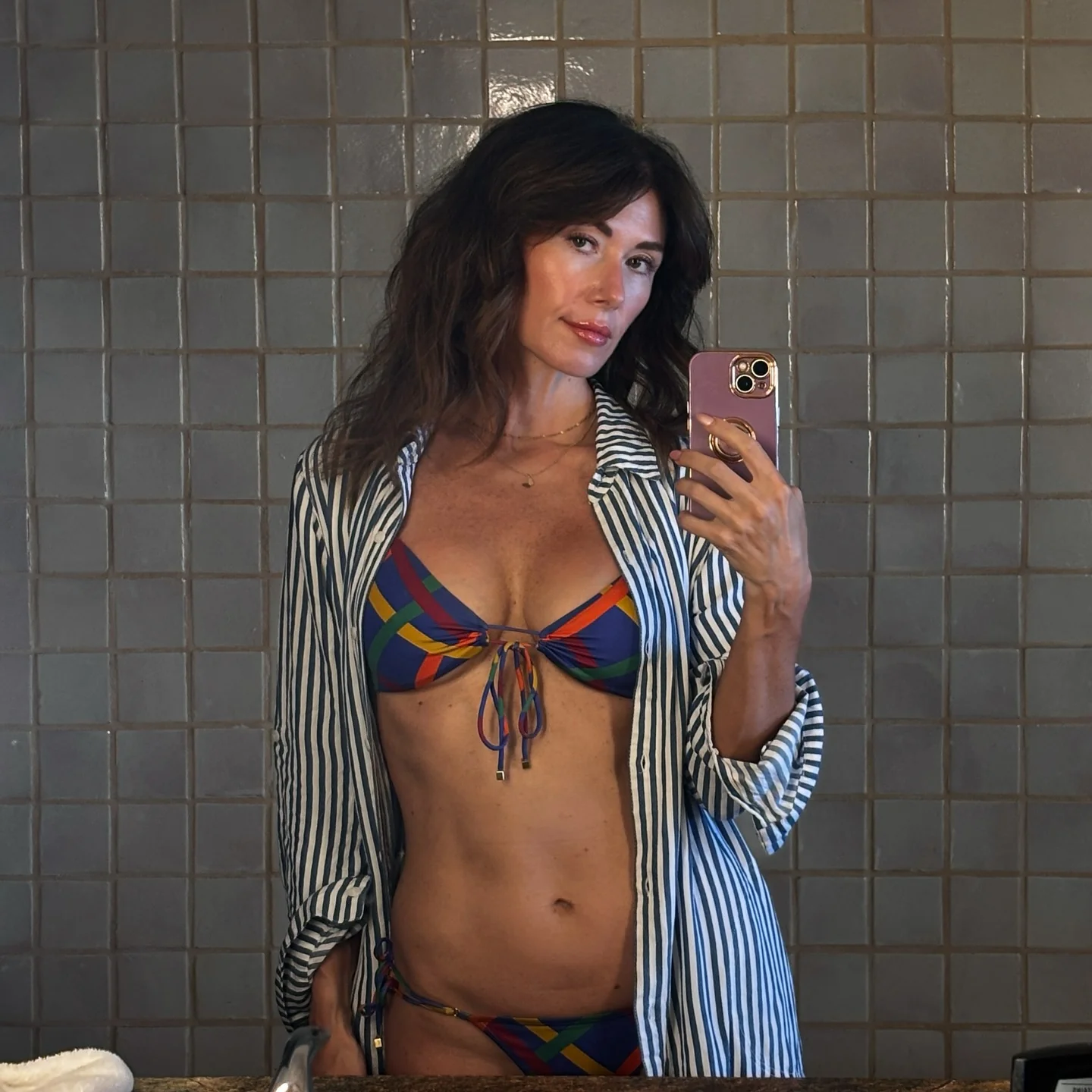 Jewel Staite, 43 picture 2 of 2