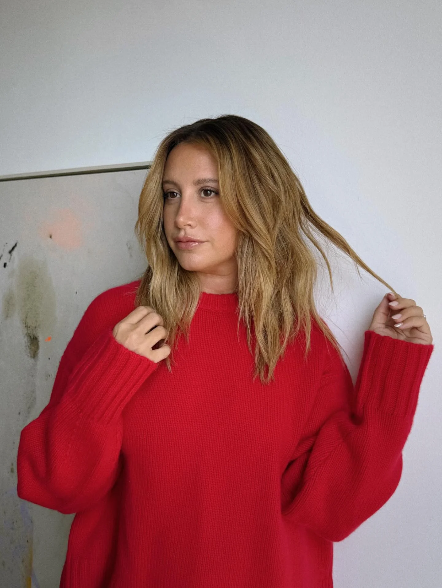 Ashley Tisdale, 40 picture 1 of 3