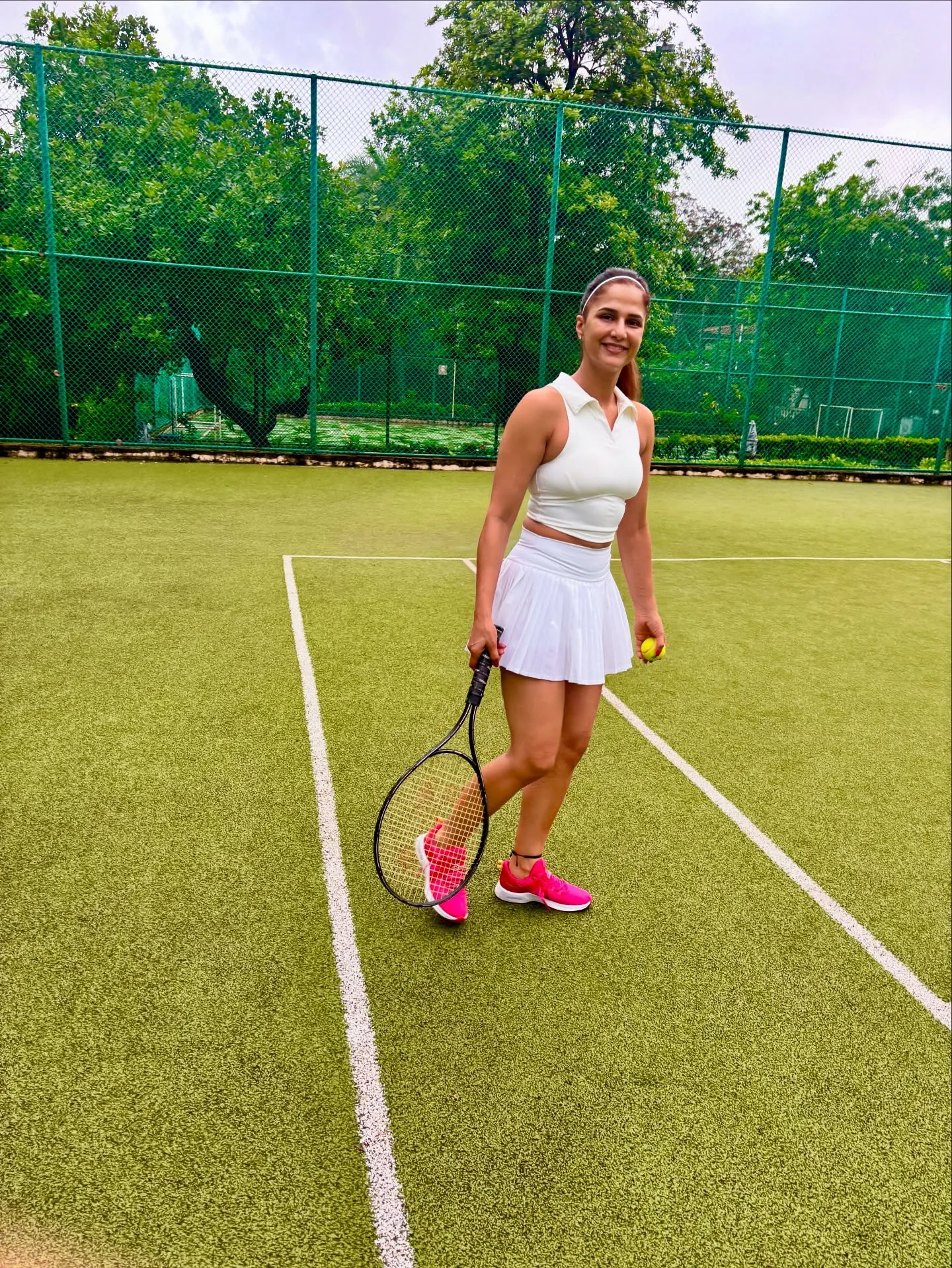 Shipra Khanna, 43 picture 4 of 4