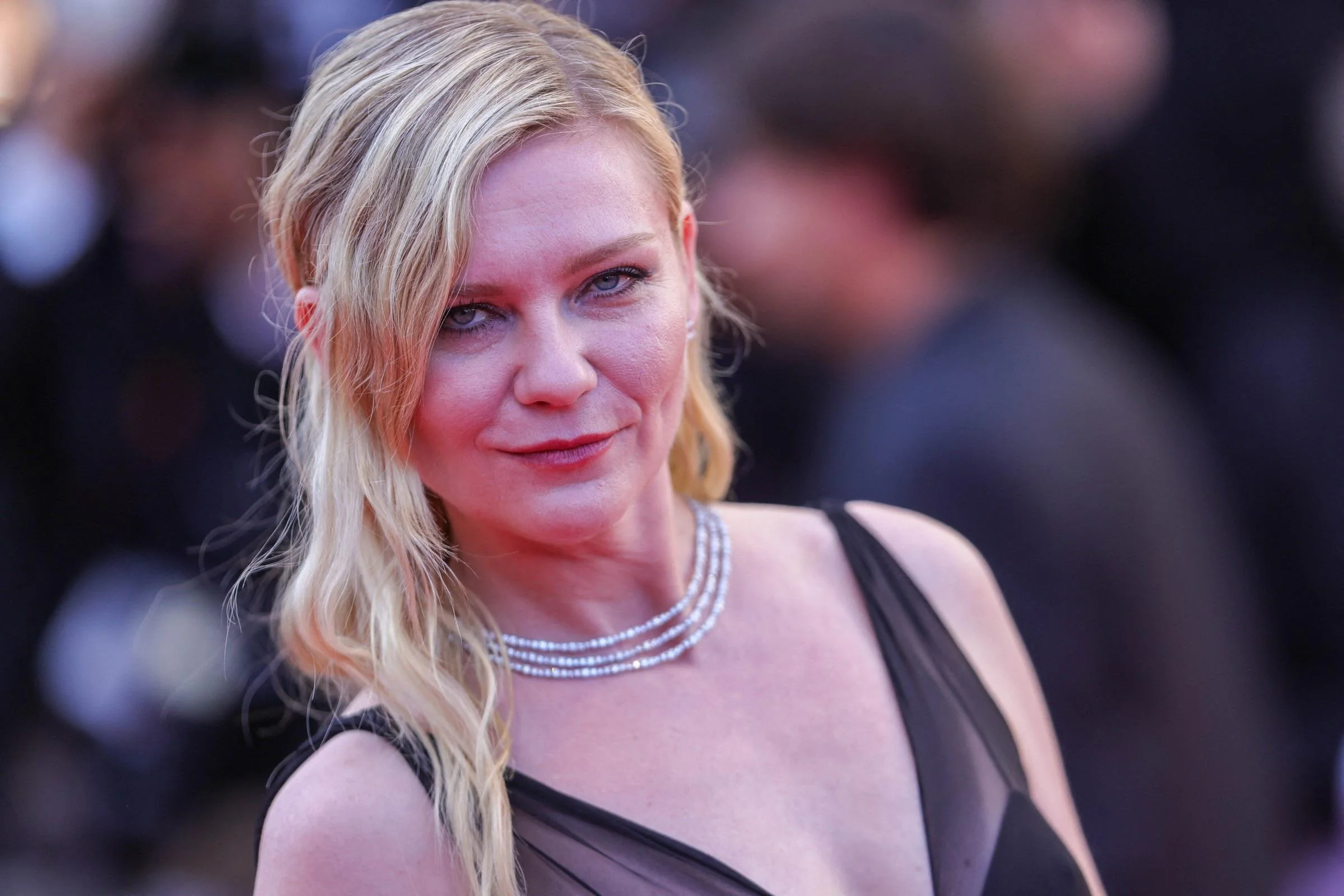 Kirsten dunst, 43 picture 3 of 6