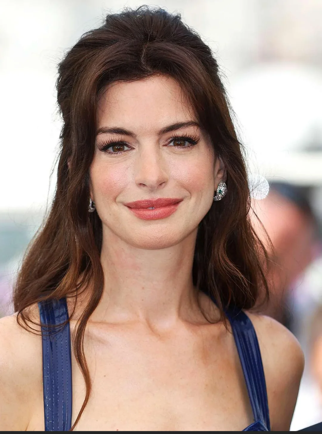Anne Hathaway, 42 picture 1 of 1