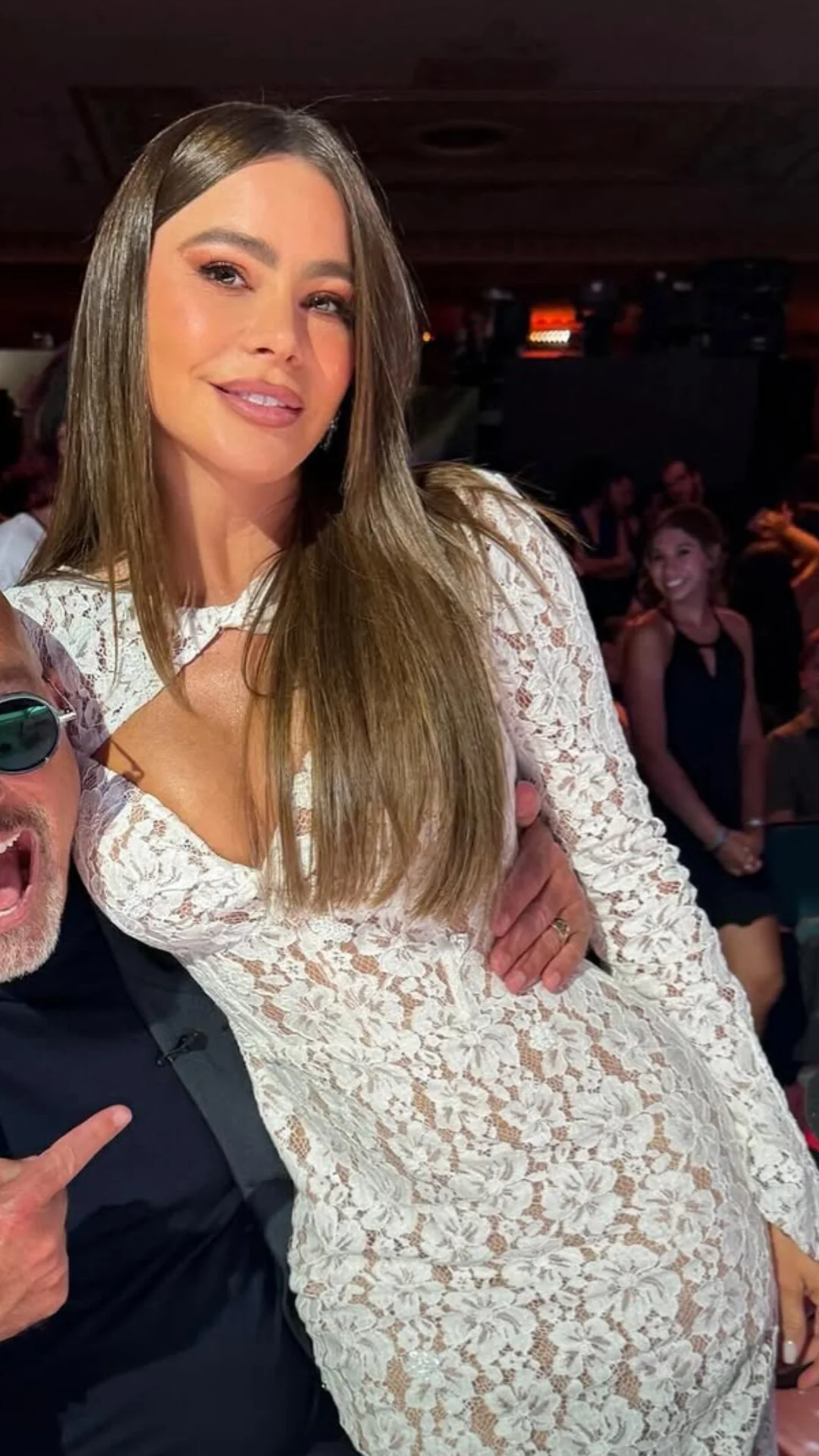 Sofia Vergara, 53 picture 2 of 6