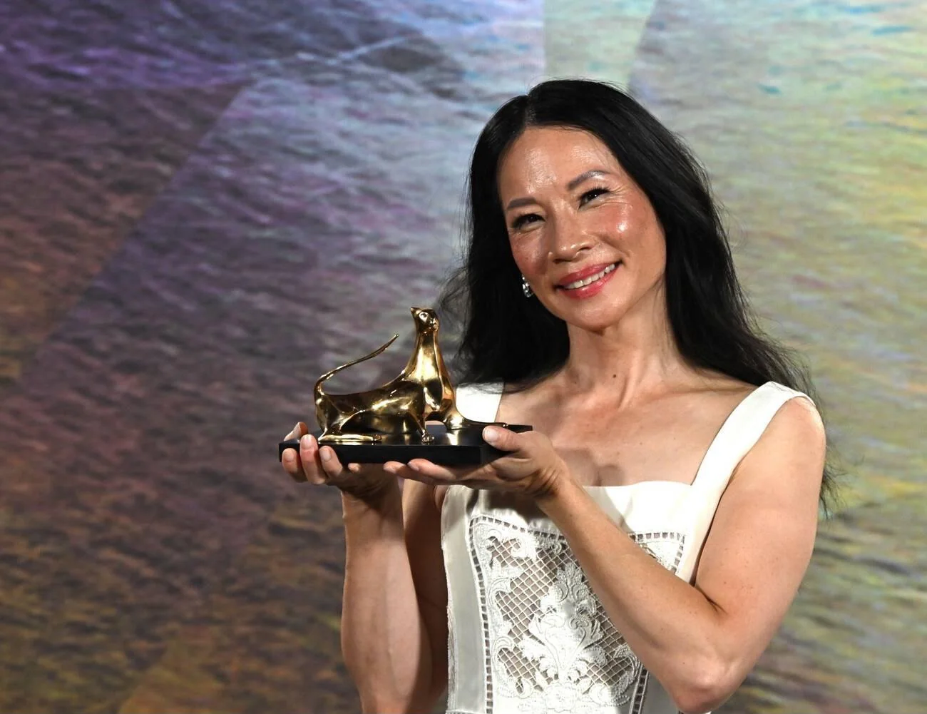 Lucy Liu, 56 picture 3 of 4
