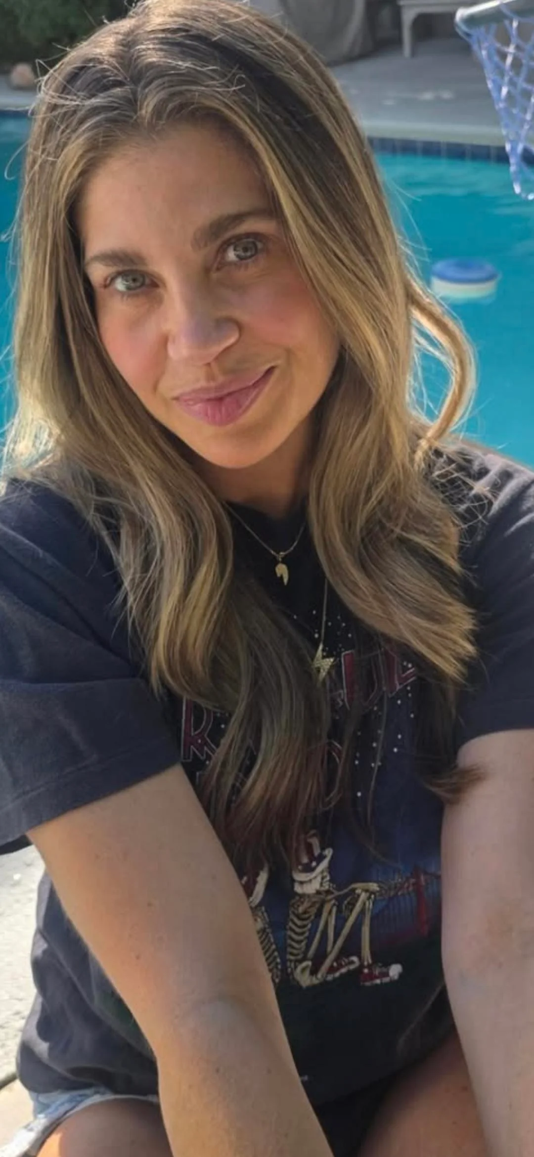 Danielle Fishel, 44 picture 2 of 2