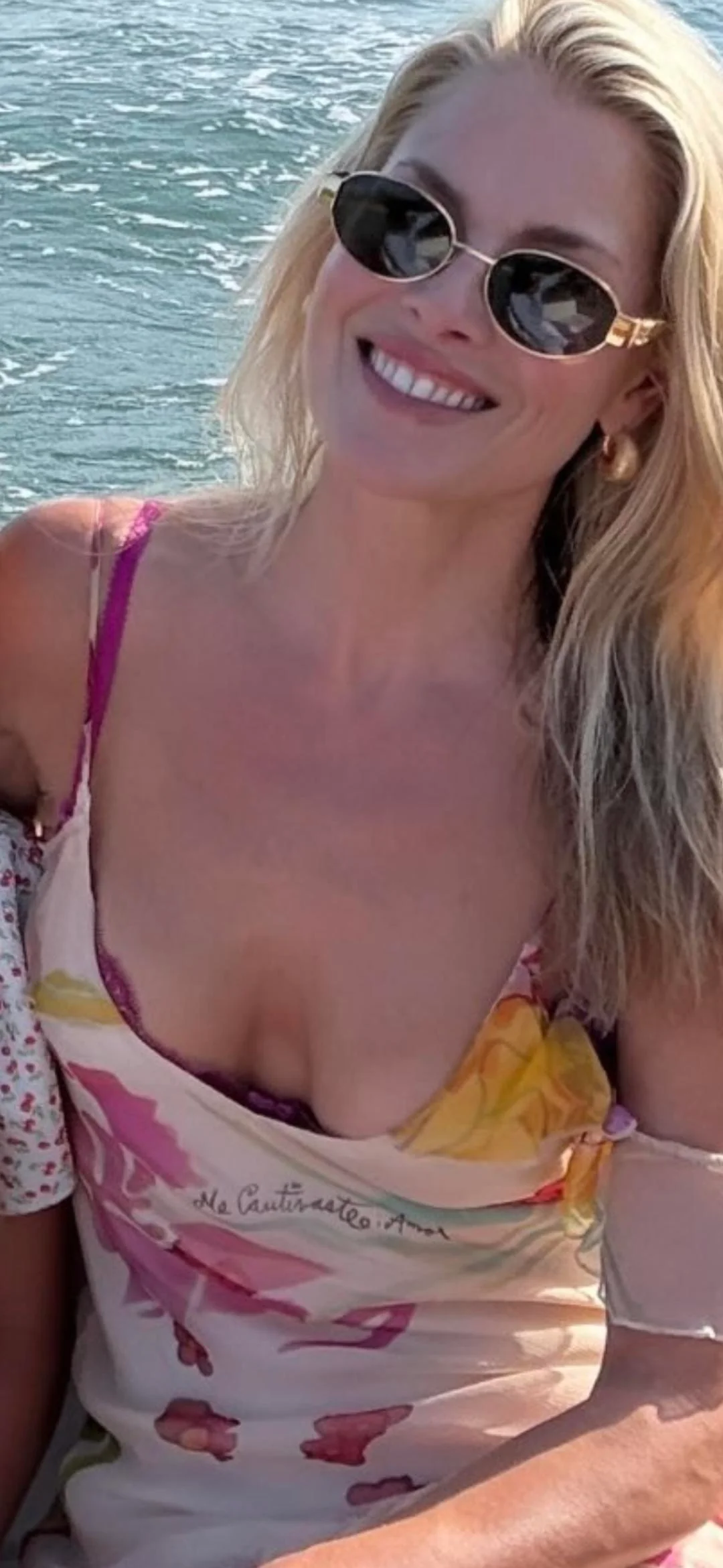 Ali Larter, 49 picture 2 of 2