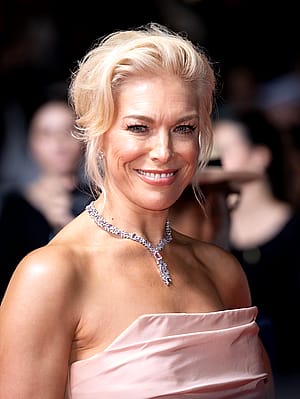 Hannah Waddingham, 50'