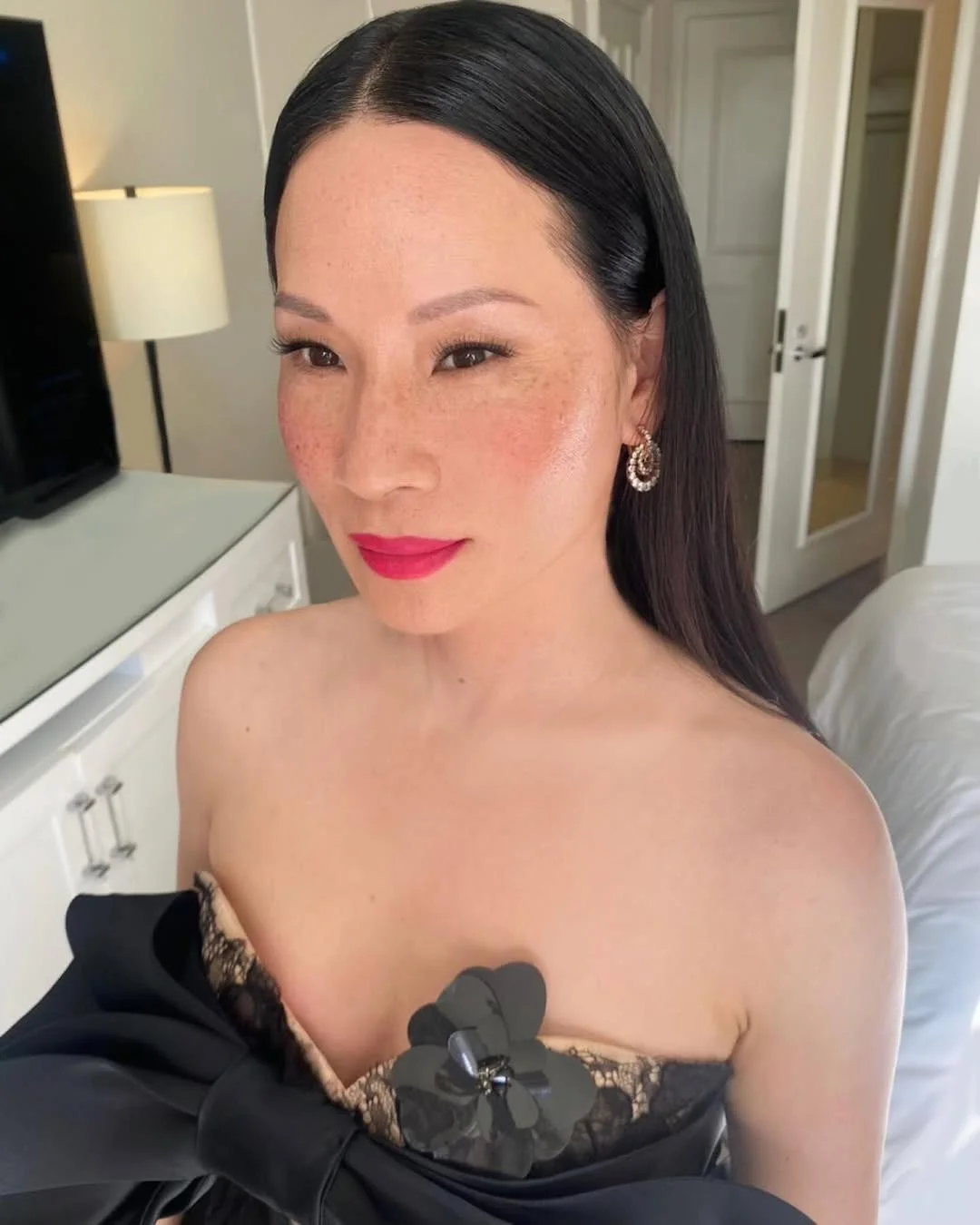 Lucy Liu, 55 picture 1 of 2