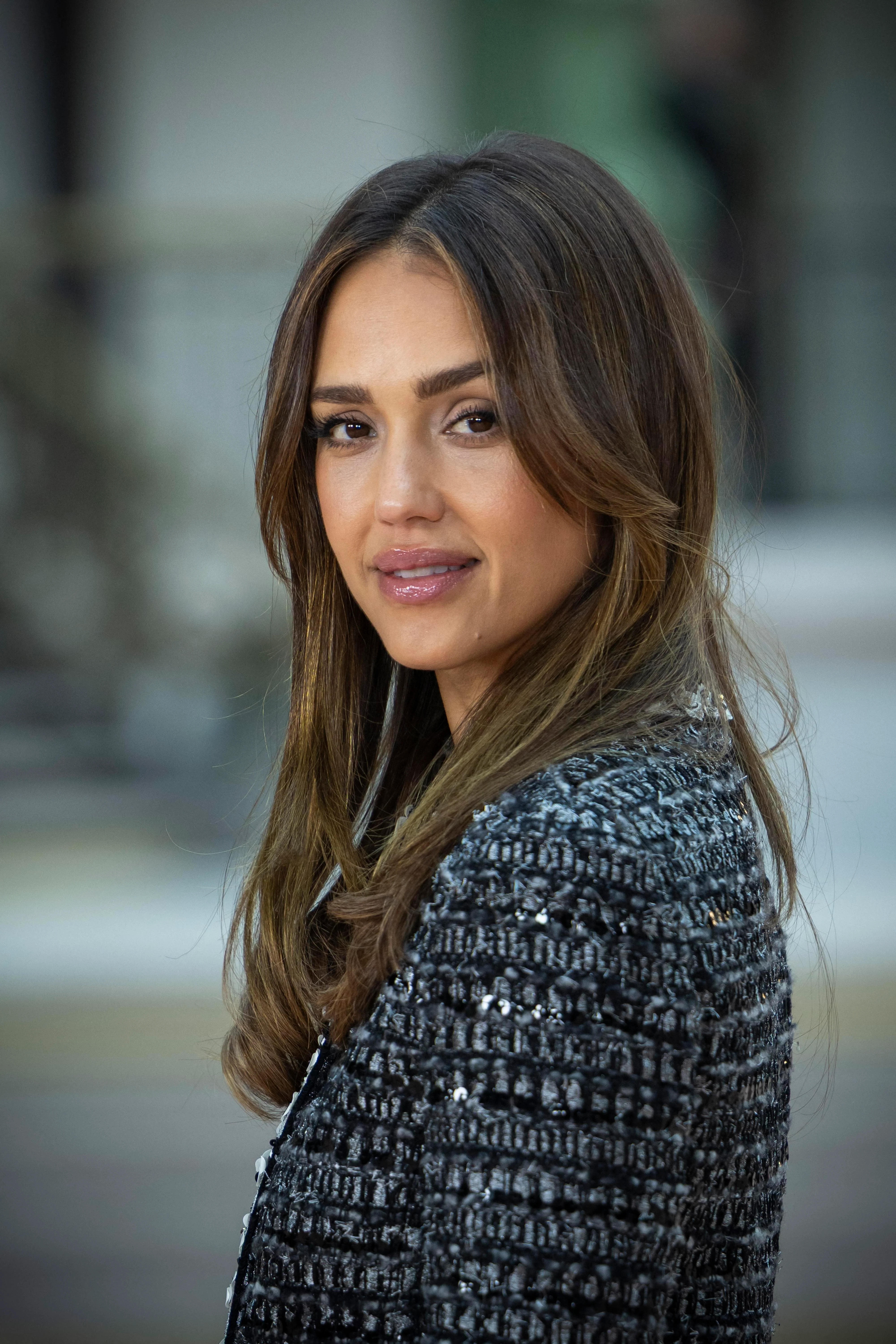 Jessica Alba, 44 picture 1 of 5