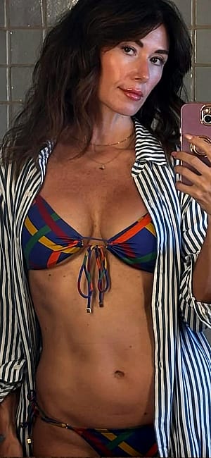 Jewel Staite, 43'