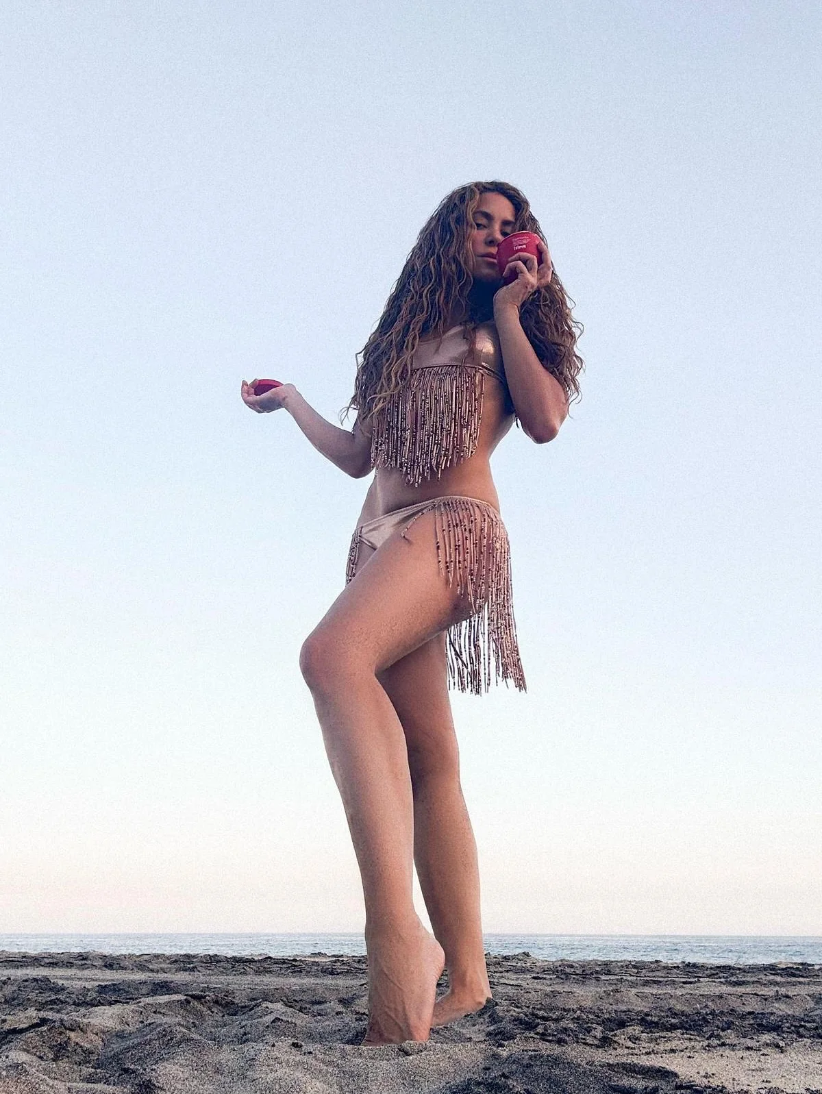 Shakira, 48 picture 3 of 4