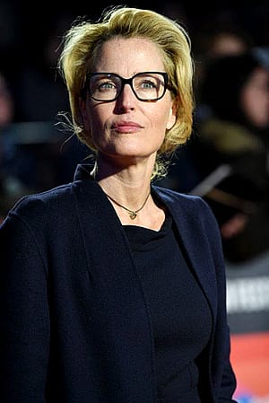 Gillian Anderson, 54'