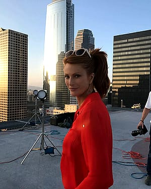 Angie Everhart, 52'